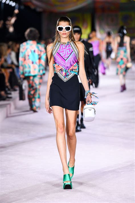 moda versace 2022|versace spring summer 2022.